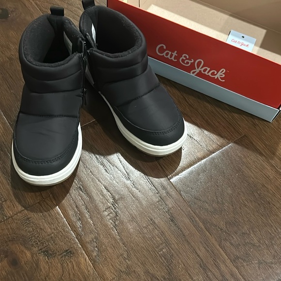 Cat & Jack Kids Black Winter Boots - Picture 1 of 4